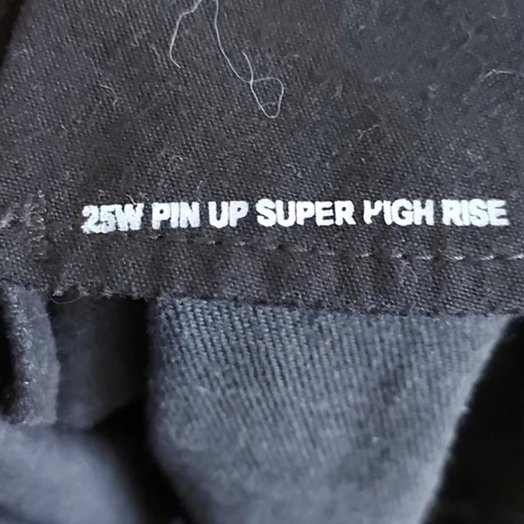NWOT BDG Jean Pin Up Super High‎ Rise Black Shorts.  Size 25 - Picture 9 of 10